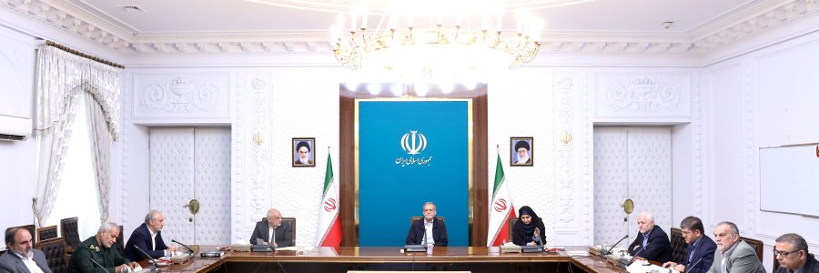 تاکید دکتر پزشکیان بر حضور بخش خصوصی در حوزه حمل و نقل ریلی، جاده‌ای و توسعه اسکله‌‌ها

