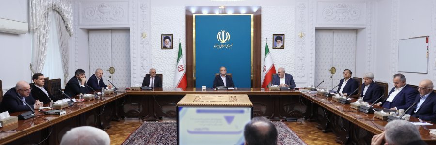 دستور دکتر پزشکیان برای تسریع و تسهیل در رفع موانع پیش‌روی سرمایه‌گذاران صنعت برق
