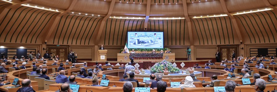 روال کار دولت چهاردهم اینگونه نیست که فقط در تهران بنشیند و دستور دهد
