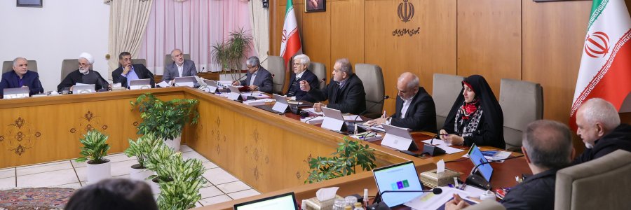 تأکید بر تسریع در شناسایی مبادی خروج فرآورده‌های نفتی از مسیر توزیع قانونی از سوی دکتر پزشکیان/ تصویب پیشنهاد وزارت راه و شهرسازی در مورد برنامه نوسازی ناوگان حمل و نقل جاده‌ای و ریلی
