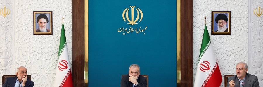 برگزاری جلسه پیگیری تسریع در احداث نیروگاه‌های برق خورشیدی
