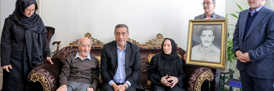 دیدار با خانواده شهید وحید احمدی