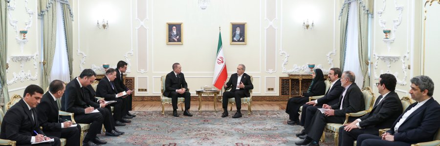 دکتر پزشکیان: حجم مبادلات تجاری میان ایران و ترکمنستان تا چندین برابر حجم فعلی قابلیت افزایش دارد/ گلدی مرادف: ایران را نه تنها همسایه بلکه شریک راهبردی خود می‌دانیم و مصمم به اجرای توافقات میان دو کشور هستیم