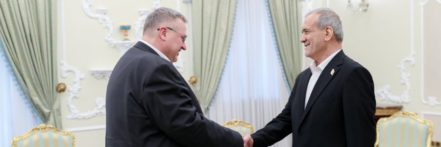 دکتر پزشکیان‌: امضای معاهده همکاری جامع راهبردی میان ایران و روسیه از مهمترین جلوه‌های همکاری میان دو کشور است / الکسی اورچوک: تعاملات و همکاری‌های میان دو کشور پس از امضای این معاهده بسیار فعال‌تر شده است