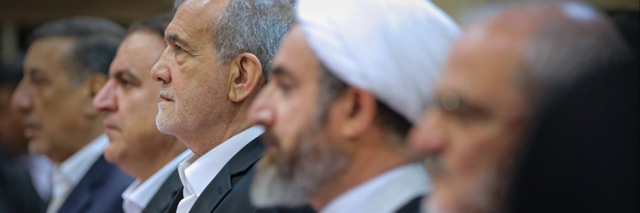 نشست با فعالان سیاسی و اجتماعی