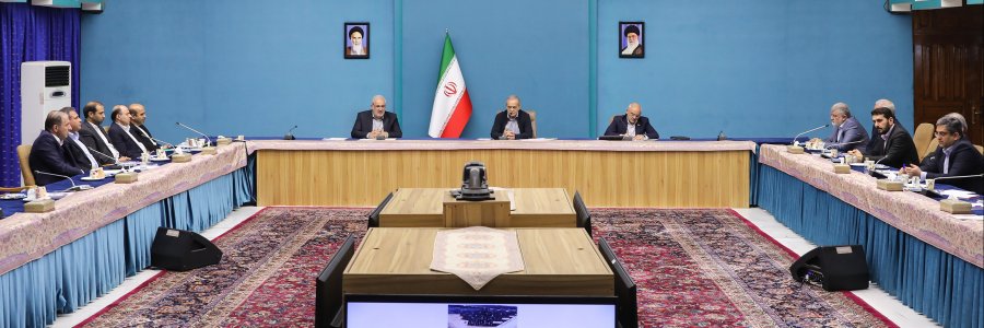 مراسم بهره‌برداری و آغاز عملیات اجرایی 700 مگاوات نیروگاه خورشیدی