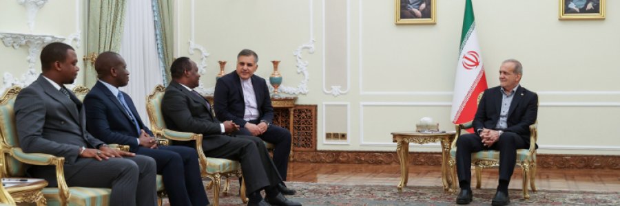 تقدیم استوارنامه سفیر ساحل عاج