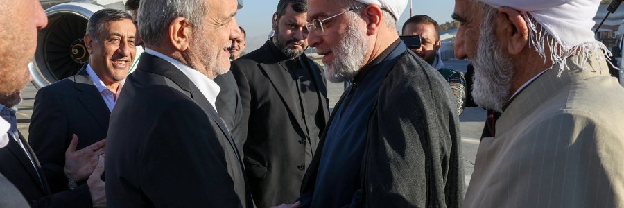 دکتر پزشکیان وارد استان کردستان شد
