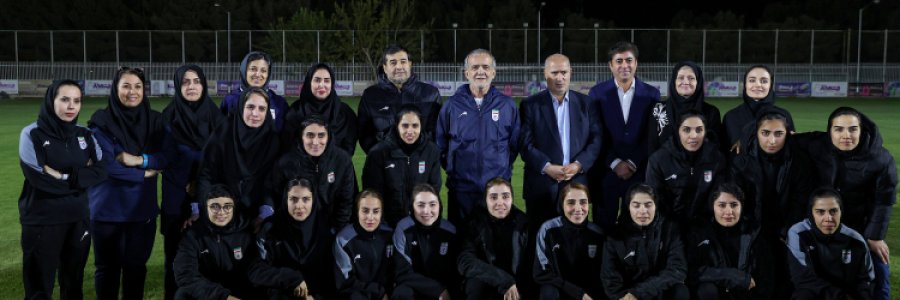 دیدار با بازیکنان و کادر فنی تیم های ملی فوتبال