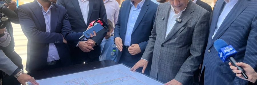 بازدید معاون اجرایی رئیس‌جمهور از پروژه احداث سالن ژیمناستیک بوشهر