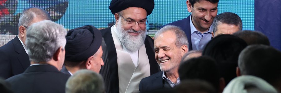نشست با فرهیختگان و فعالان فرهنگی استان 
