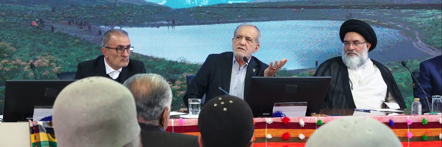 نشست با فعالان سیاسی و اجتماعی