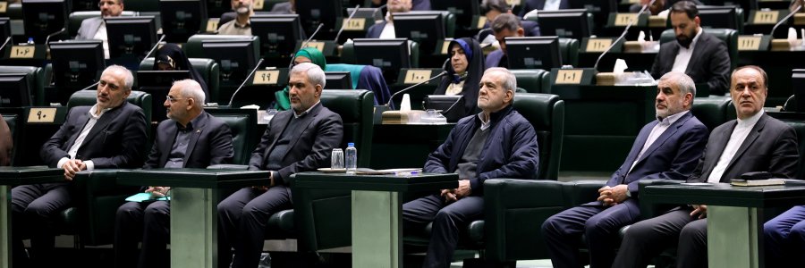 دکتر پزشکیان وارد مجلس شد
