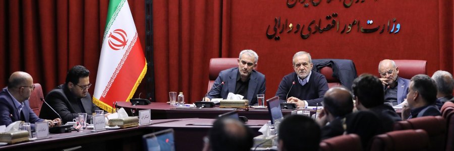 یکی از زمینه‌های بروز اعتراض در اصناف و بازاریان تعلل در پایش، رصد و شنیدن مطالبات این قشر بود/ لازمه جلب اعتماد عمومی پایبندی مدیران و مسئولان به معاهدات و پیمانها با مردم است/ تاکید بر اهمیت نقش تبیین و اطلاع رسانی دقیق و شفاف از برنامه ها و اقدامات اقتصادی دولت به مردم