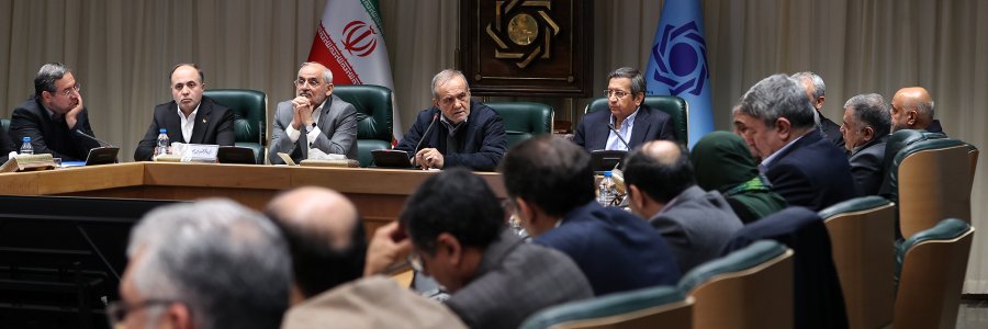 دستور مهم دکتر پزشکیان برای رفع موانع اجرایی تفویض اختیارات استانداران مرزی/ حذف بروکراسی در فرآیند واردات کالاهای اساسی از مبادی مرزی