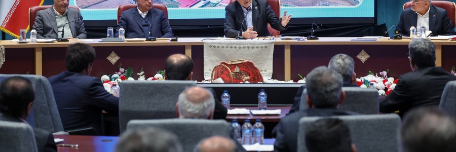 نشست با سرمایه گذاران و فعالان اقتصادی استان گلستان