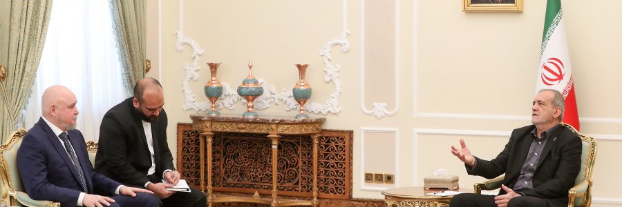 الرئيس بزشكيان يؤكد عزم إيران على التنفيذ السريع والدقيق للاتفاقية الشاملة مع روسیا
