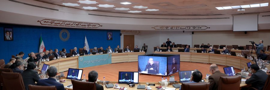 استانداران پرچمدار مشارکت ملی برای عبور از شرایط جنگی هستند/ با روش‌های گذشته نمی‌توان بر همه مسایل امروز کشور غلبه کرد، تغییر در رویکردها و روش‌ها ضروریست/ لازمه عبور موفق از این شرایط، ایجاد تناسب میان داشته‌ها و خواسته‌هاست/ برای حل مشکلات یا راه پیدا می‌کنیم یا راه‌های جدید می‌سازیم

