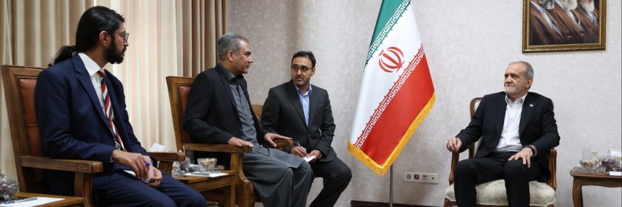 الرئيس بزشكيان يبحث مع وزير الداخلية الباكستاني المشاورات الدبلوماسية ويشيد بمواقف بلاده
