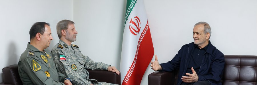 دیدار فرمانده کل ارتش با رئیس جمهور