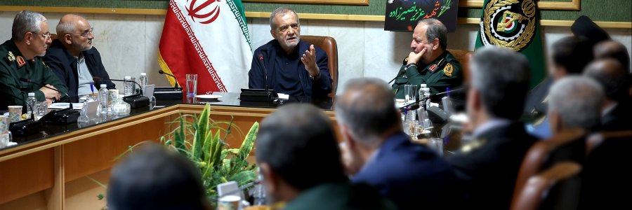 نشست با جمعی از فرماندهان و مدیران وزارت دفاع