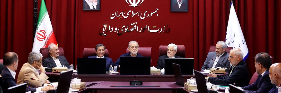 صداوسیما نباید با تحلیل‌های غیرمستند عملکرد دولت را سیاه‌نمایی کند/ نمی‌توان آثار جنگ، تحریم و محاصره تجاری را از تحولات اقتصادی جدا کرد/ معیشت مردم برای من یک اصل اساسی و غیرقابل اغماض است/ تأکید بر تدوین راهکارهای جدید حمایتی و تأمین منابع لازم برای تقویت معیشت خانوارها
