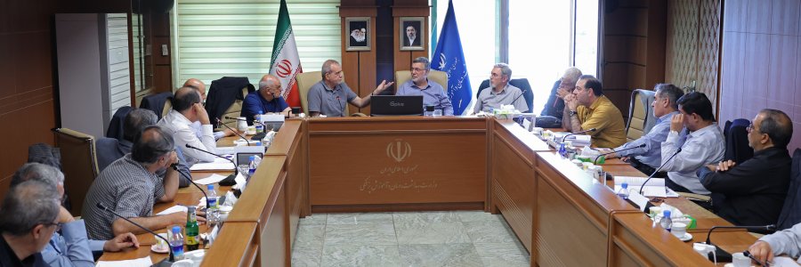 محدودیت منابع، اراده دولت برای خدمت‌رسانی و تأمین رفاه و سلامت مردم را متوقف نخواهد کرد/ عدالت در سلامت و رسیدگی به اقشار آسیب‌پذیر محور تحول نظام بهداشت کشور است/ تأکید بر تدوین اطلس سلامت محلات برای تحقق عدالت در ارائه خدمات
