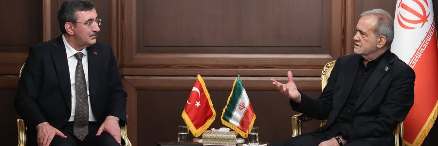 رئيس الجمهورية يثمن دعم تركيا لإيران خلال الحرب ويؤكد عزم مسؤولي البلدين على توسيع التعاون الثنائي

