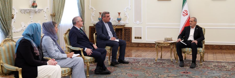 الرئيس بزشكيان يؤكد رغبة طهران في تطوير العلاقات الثنائية مع دبلن وتوسيع التفاعلات البنّاءة مع أوروبا
