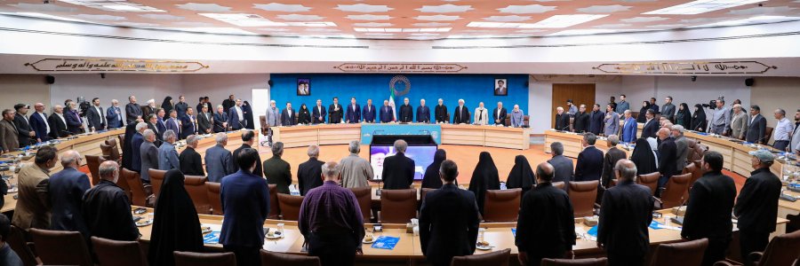 رئيس الجمهورية يروي تفاصيل لقائه الثاني مع قائد الثورة ويعتبر الوحدة والتماسك شرطاً أساسياً للحفاظ على قوة البلاد
