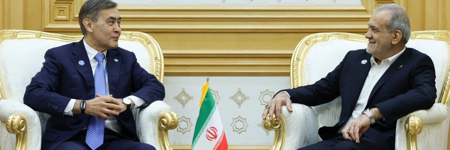 الرئيس بزشكيان يحذر من أن التأثير الأمريكي وعدم استقلالية القرار سيفقدان منظمتي شنغهاي وبريكس قوتهما وتماسكهما