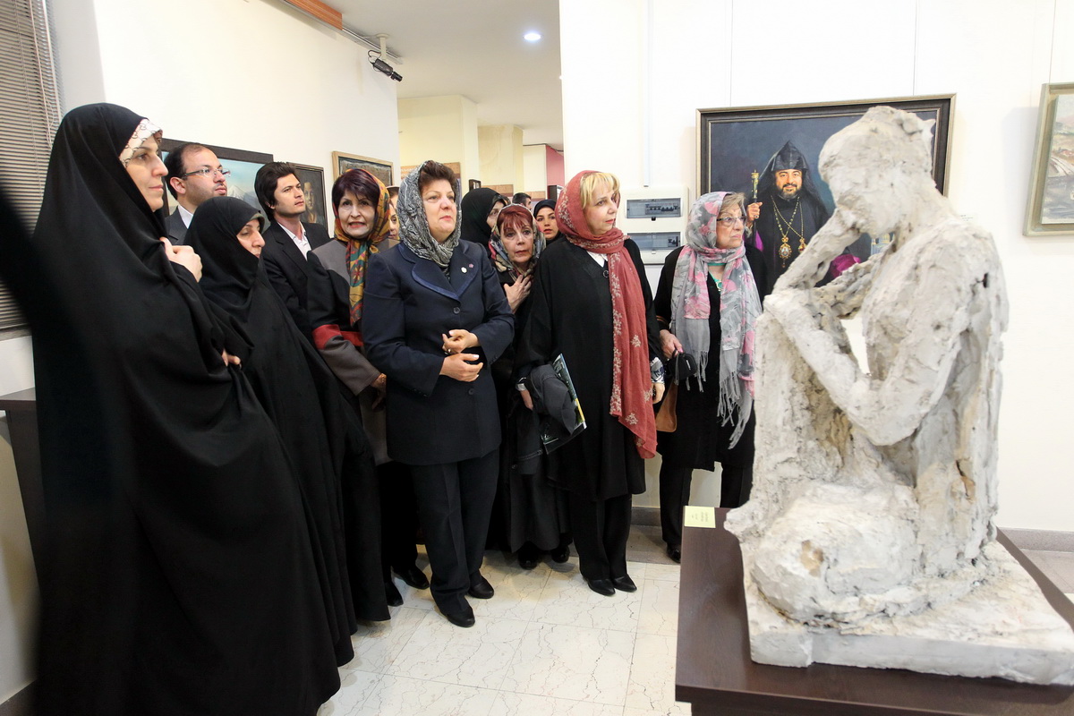 بازدید مولاوردی از کلیسای حضرت مریم/ جهان عاری از خشونت و تلاش برای صلح و مهربانی از اشتراکات ادیان ابراهیمی است