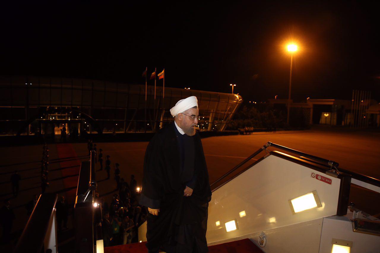 دکتر روحانی باکو را به مقصد تهران ترک کرد