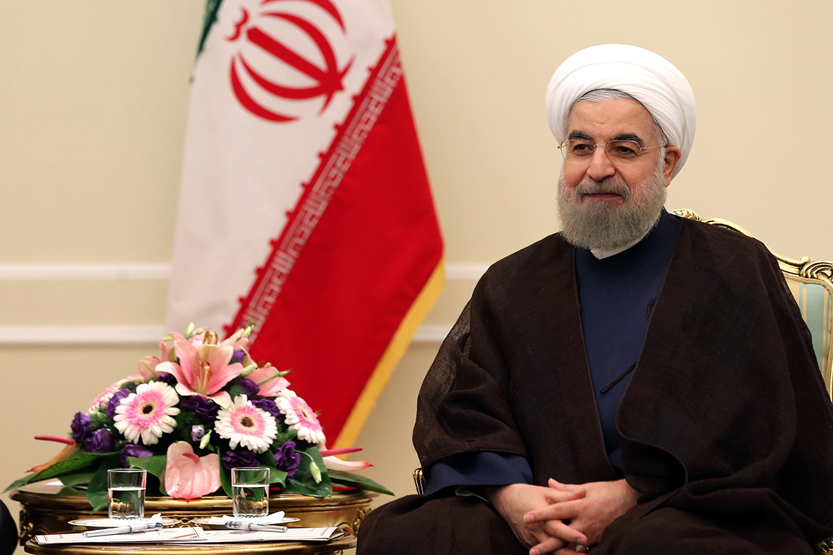 رئیس جمهور قهرمانی مقتدرانه تیم ملی والیبال کشورمان در مسابقات قهرمانی آسیا را تبریک گفت/ این پیروزی برگ زرین دیگری بر افتخارات ورزشی کشور است/تقدیر ازهمه دست‏ اندرکاران، مربیان و ورزشکاران پرتلاش
