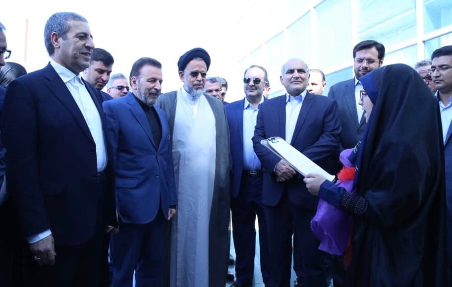 دکتر واعظی وارد شهرستان عسلویه شد

