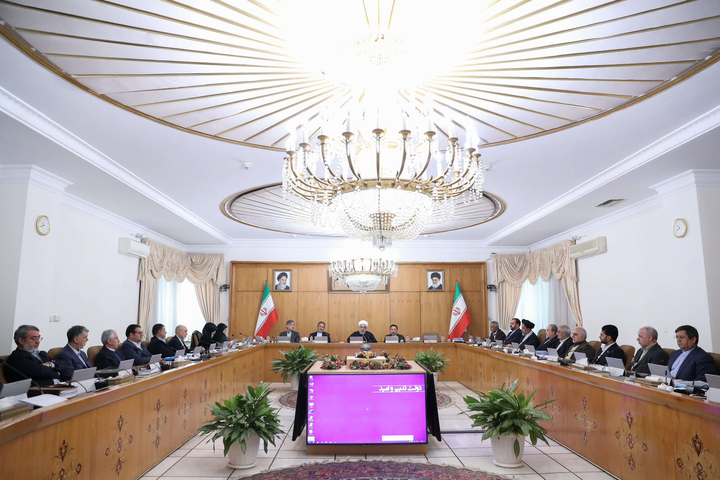برای جبران خسارت و بازسازی بخش‌های آسیب دیده از سیل استان گیلان اعتبار اختصاص یافت/ لایحه حمایت از حقوق افراد مبتلا به اختلالات روانی تصویب شد/ اصلاح مصوبه اختصاص تسهیلات برای تکمیل طرح ریلی چابهار به زاهدان 
