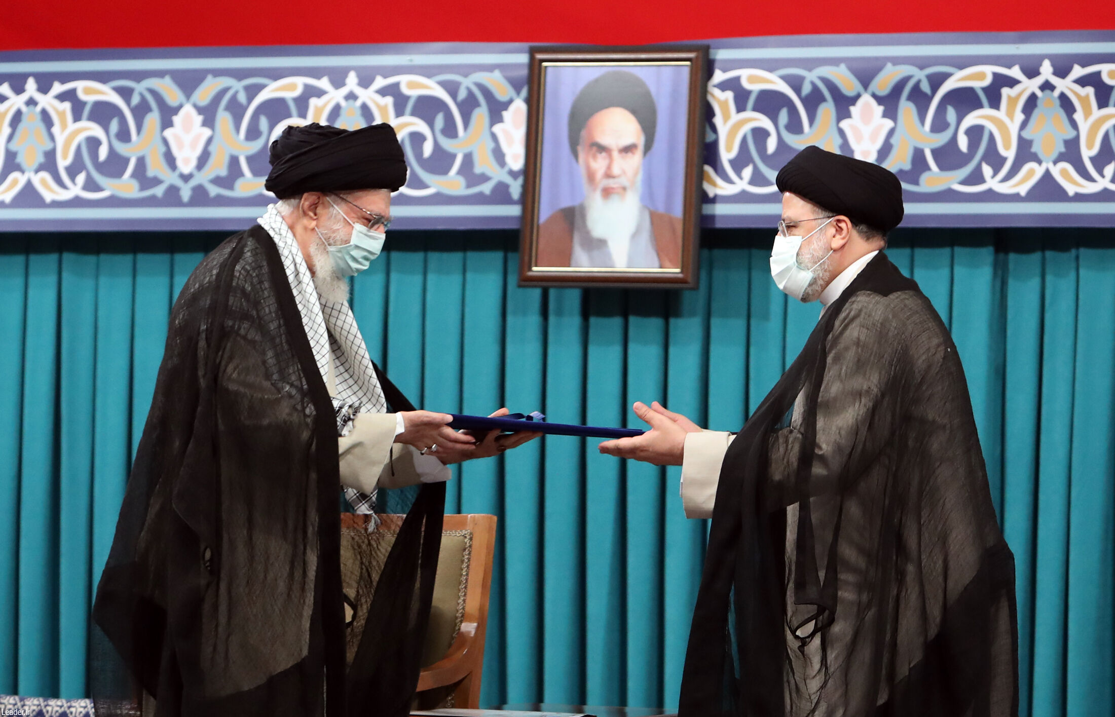 رهبر معظم انقلاب با تنفیذ رای ملت، دکتر رئیسی را به ریاست جمهوری اسلامی ایران منصوب کردند/ متن حکم تنفیذ

