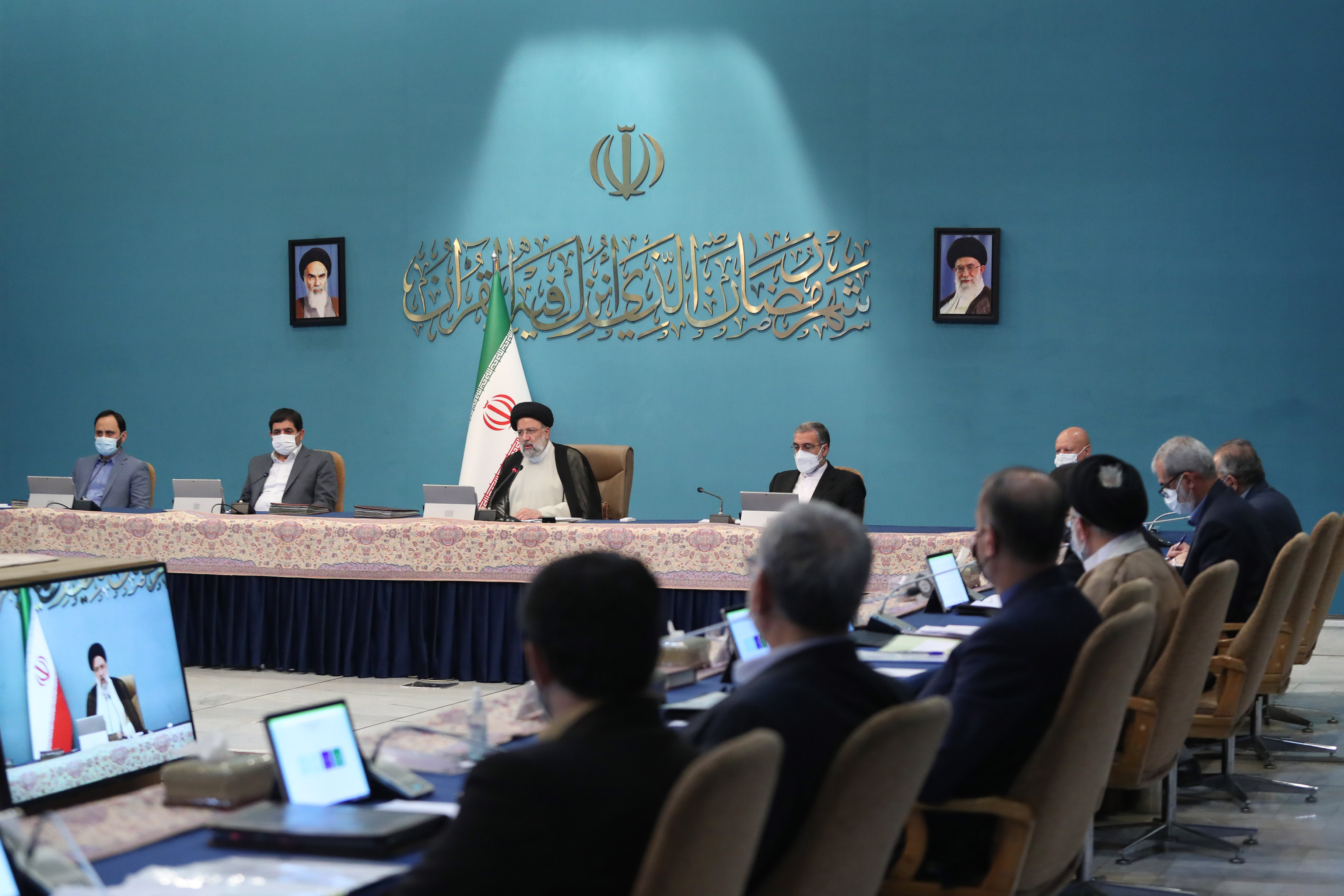 آیین نامه اجرایی قانون حمایت از توسعه صنایع پایین‌دستی نفت خام و میعانات گازی به تصویب دولت رسید 