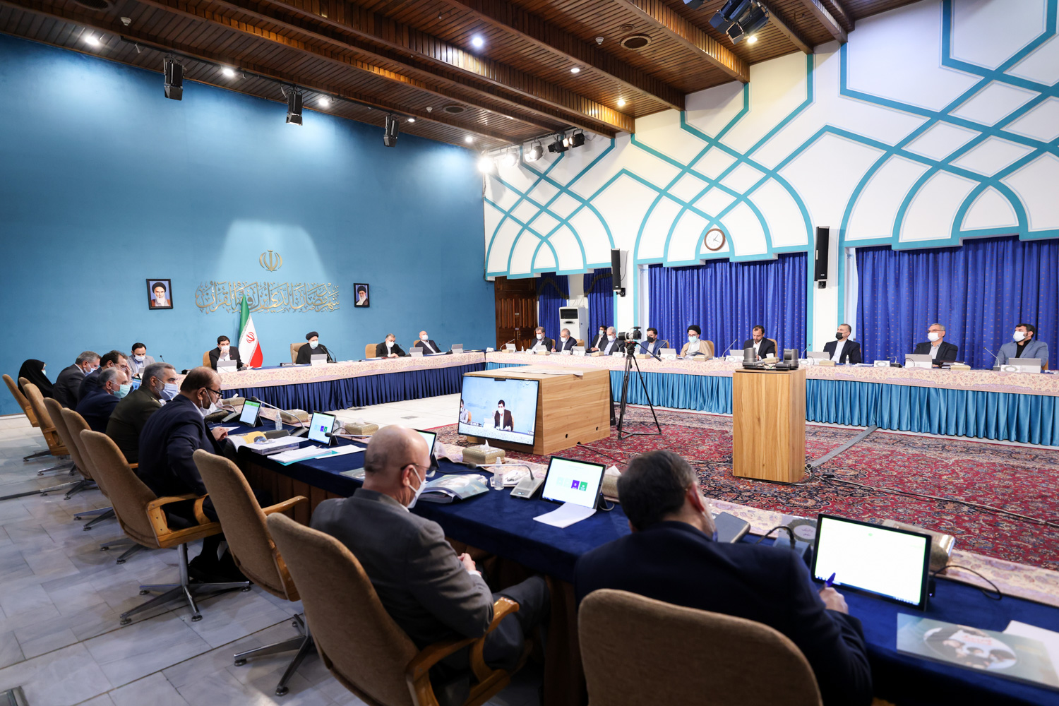 میزان افزایش ضریب حقوق کارمندان و بازنشستگان در سال ۱۴۰۱ تعیین شد
