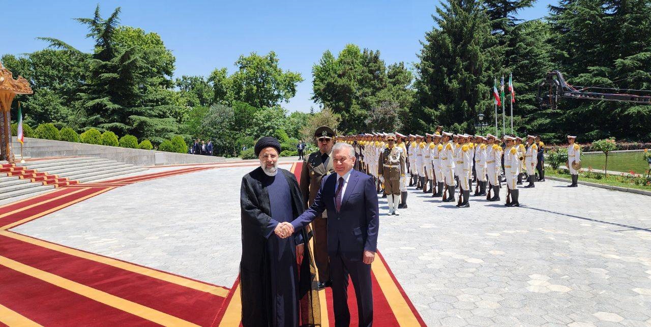 استقبال رسمی دکتر رئیسی از رئیس جمهور ازبکستان
