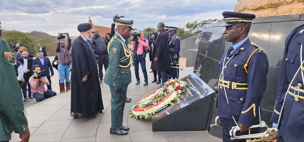 ادای احترام دکتر رئیسی به یادبود قهرمانان استقلال زیمباوه