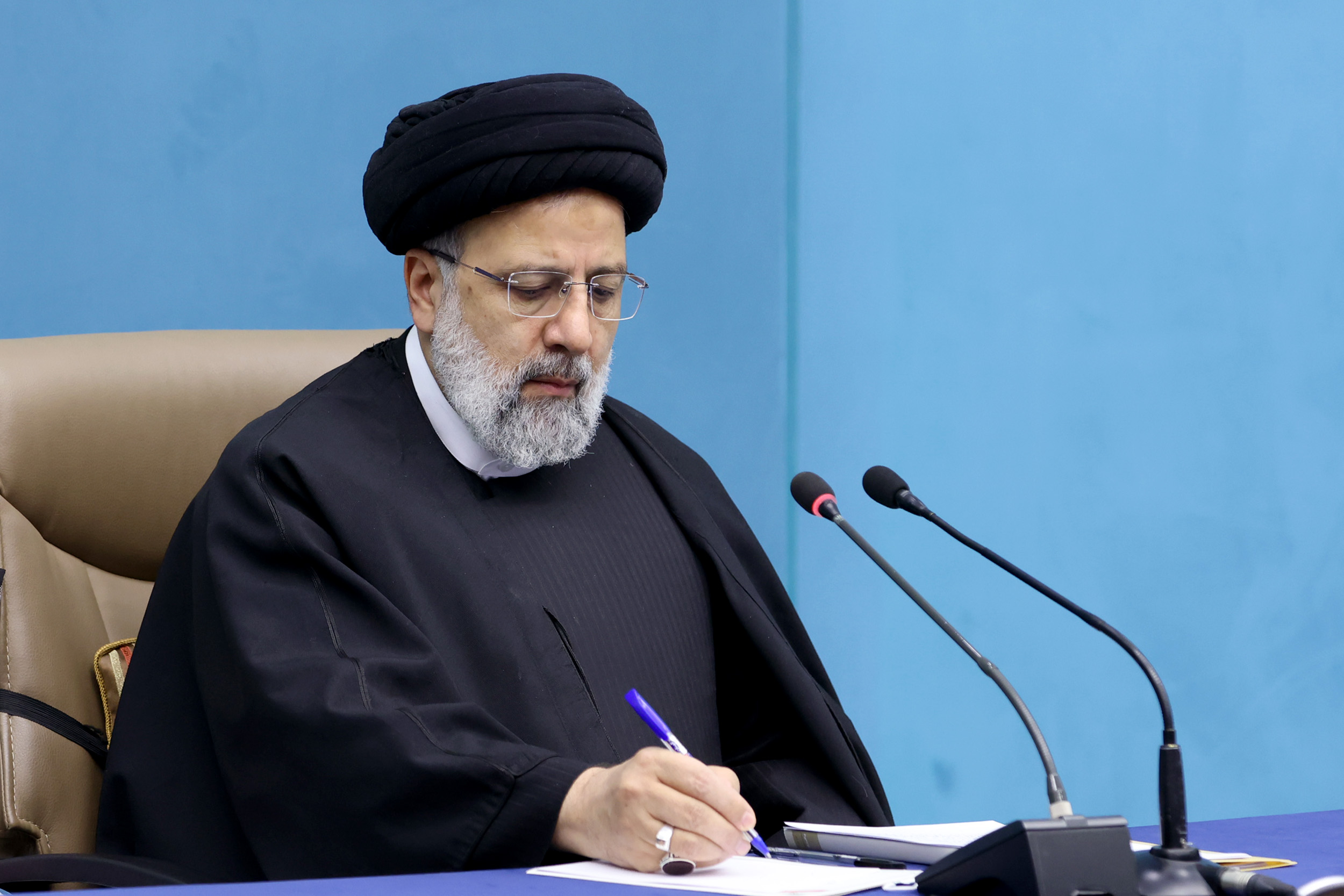 پیام تسلیت رئیس جمهور در پی درگذشت پدر شهیدان حیدری