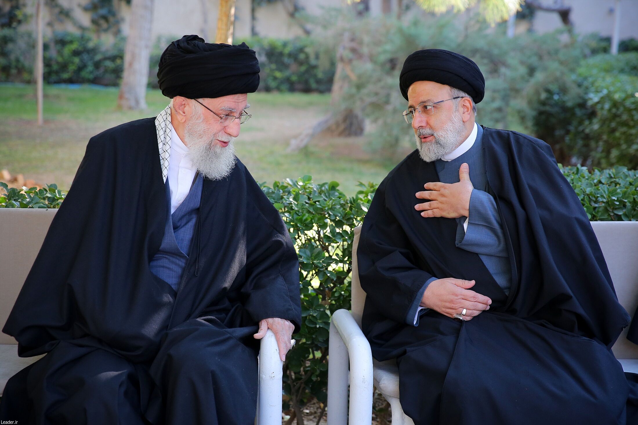 پیام تسلیت رهبر معظم انقلاب اسلامی در پی عروج شهادت‌گونه‌ی رئیس جمهور و همراهان ایشان/ اعلام 5 روز عزای عمومی/ موافقت معظم‌له با قرار گرفتن معاون اول در جایگاه مدیریت قوه مجریه
