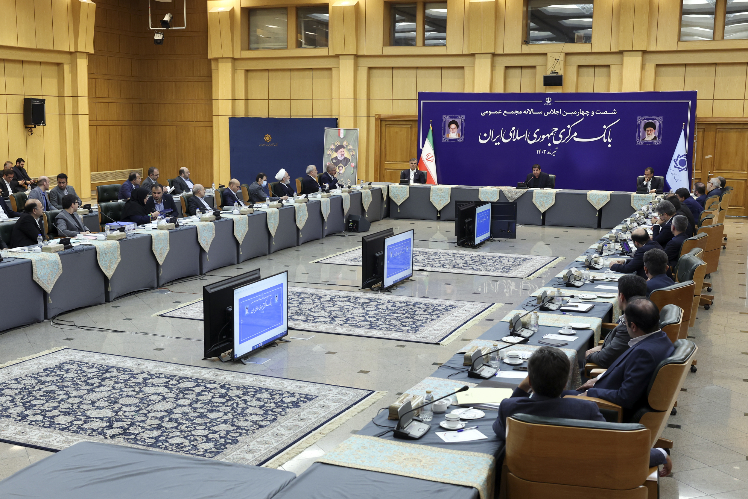 تشریح مهمترین دستاوردها و موفقیت‌های اقتصادی دولت/ دولت مردمی با وجود همه فشارها هیچ‌گاه ارزپاشی نکرد/ مدیران ناموفق به جای جابجایی باید از سیستم مدیریتی کنار گذاشته شوند
