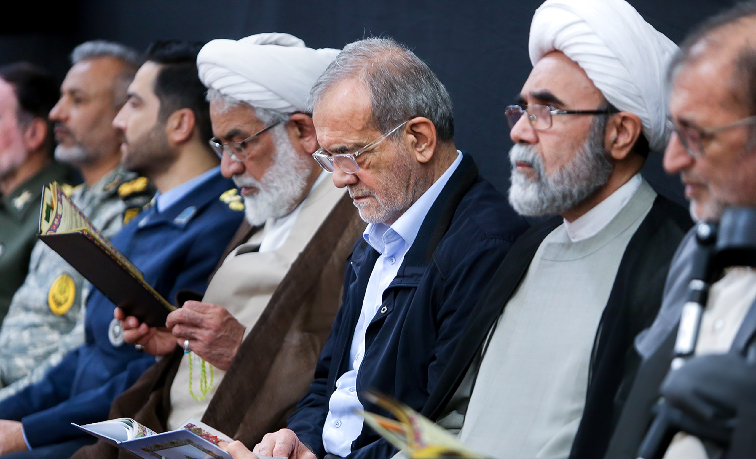 حضور دکتر پزشکیان در گرامیداشت چهلمین روز شهادت سید حسن نصرالله و سردار نیلفروشان
