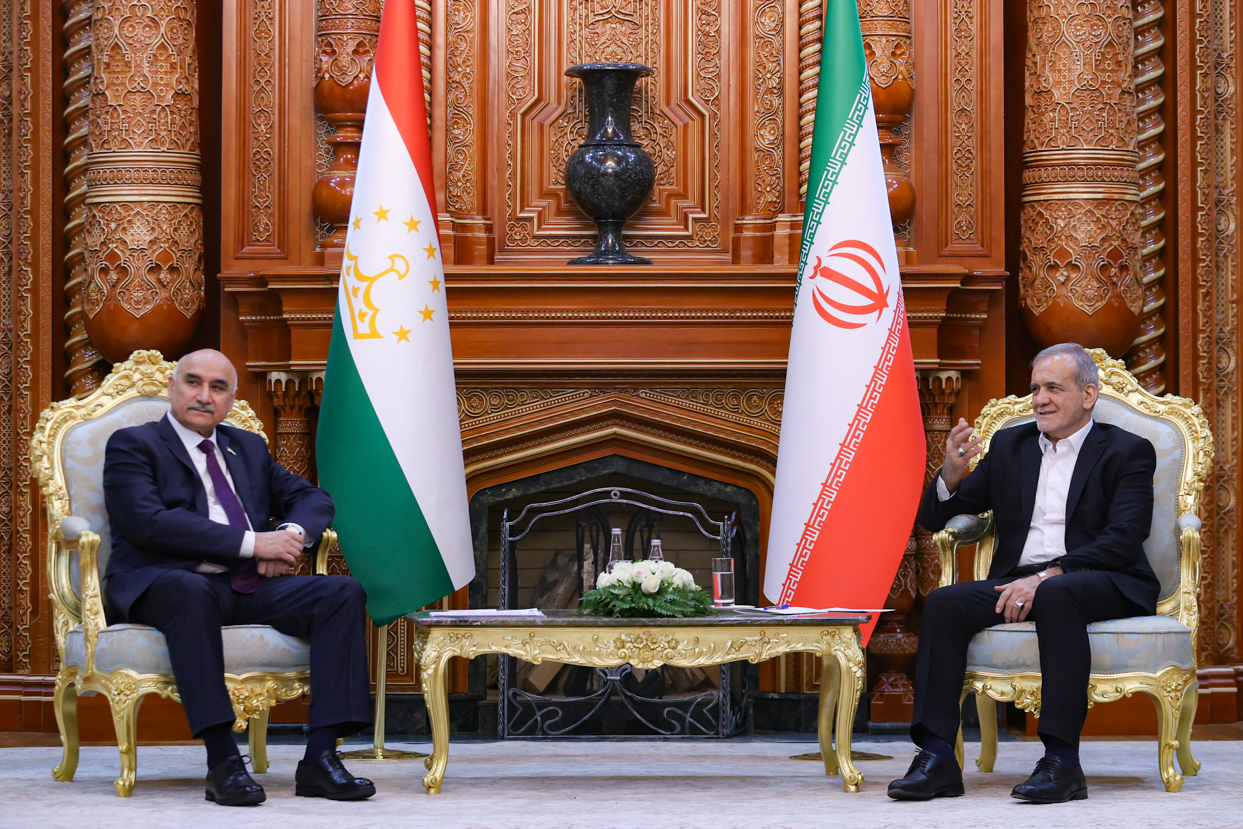 همکاری مجالس ایران و تاجیکستان می‌تواند قوانین تجارت و سرمایه‌گذاری فیمابین را تسهیل کند
