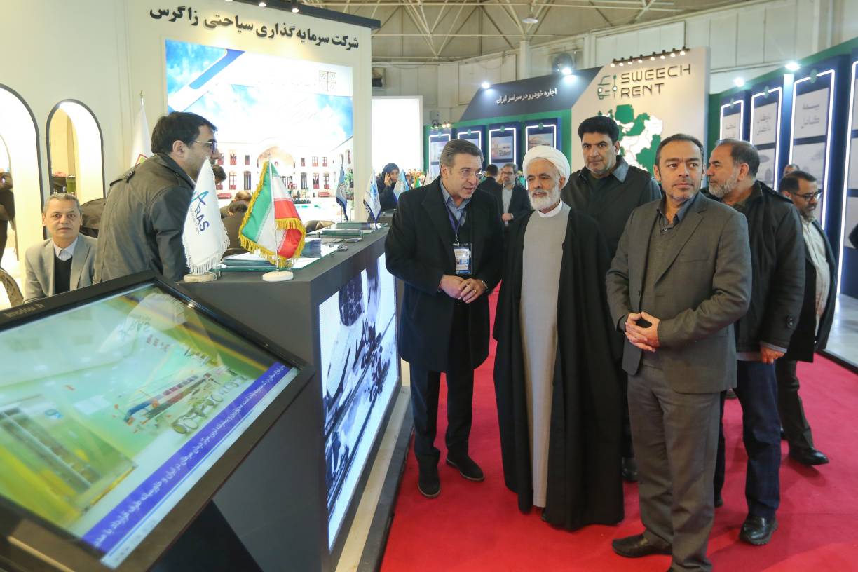 بازدید حجت‌الاسلام انصاری، از هجدهمین نمایشگاه بین‌المللی گردشگری تهران

