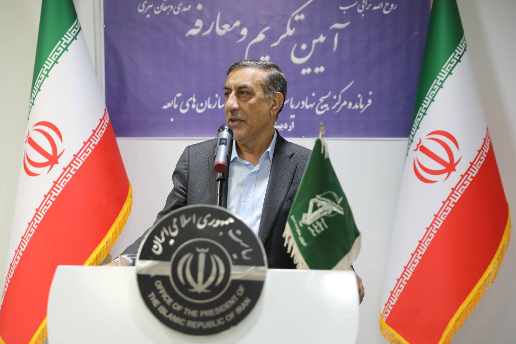 بسیج می‌تواند در تحقق اهداف و ارتقای پشتوانه مردمی نظام نقش موثری ایفا کند