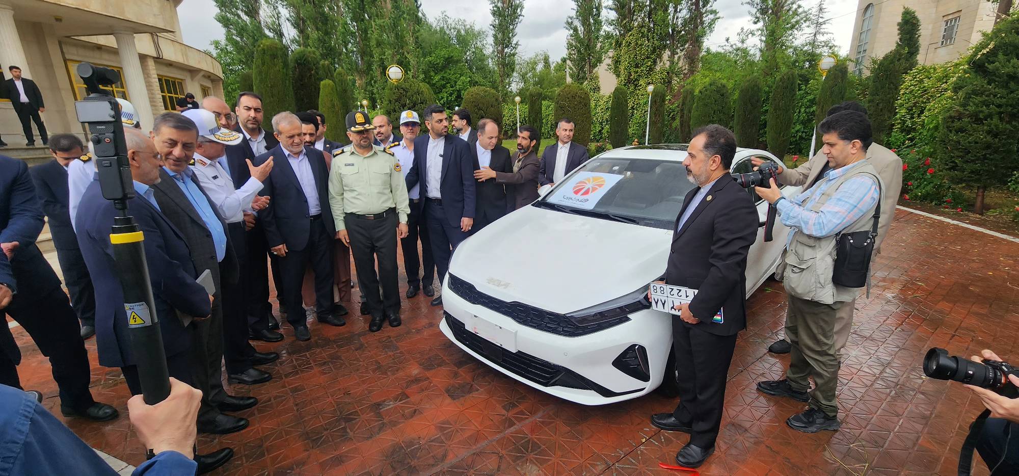 شماره‌گذاری نخستین خودروی وارداتی از منطقه آزاد تجاری - صنعتی قصرشیرین