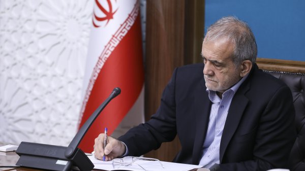 پیام تسلیت دکتر پزشکیان در پی  درگذشت دکتر عکاشه